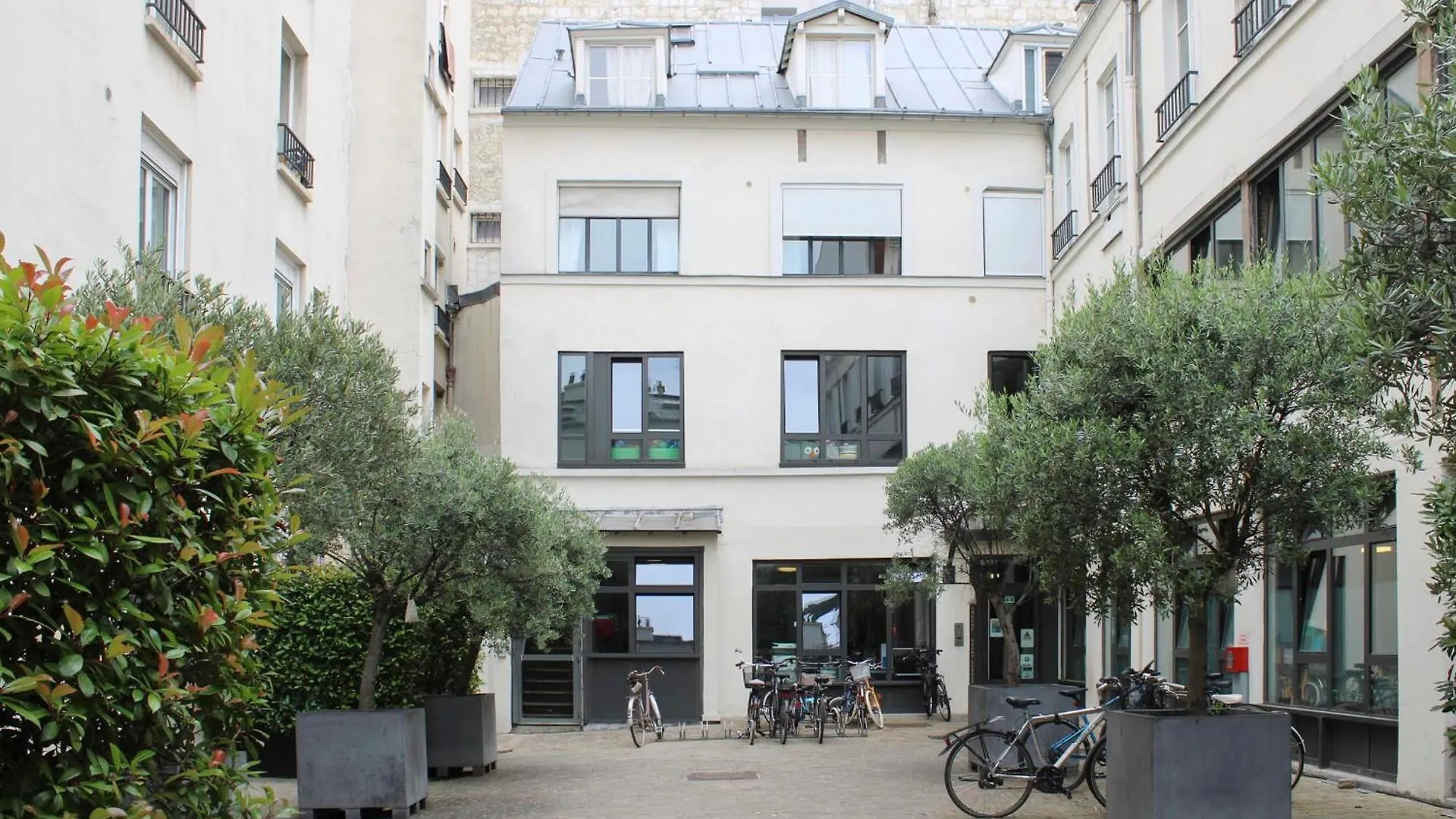 Charming T2 Of 26 M Near The Bastille *